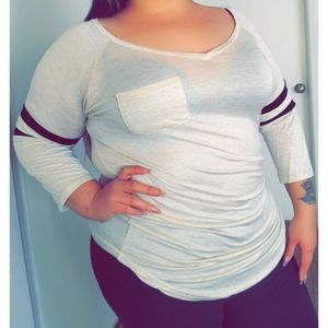 Sporty ivory v neck t shirt